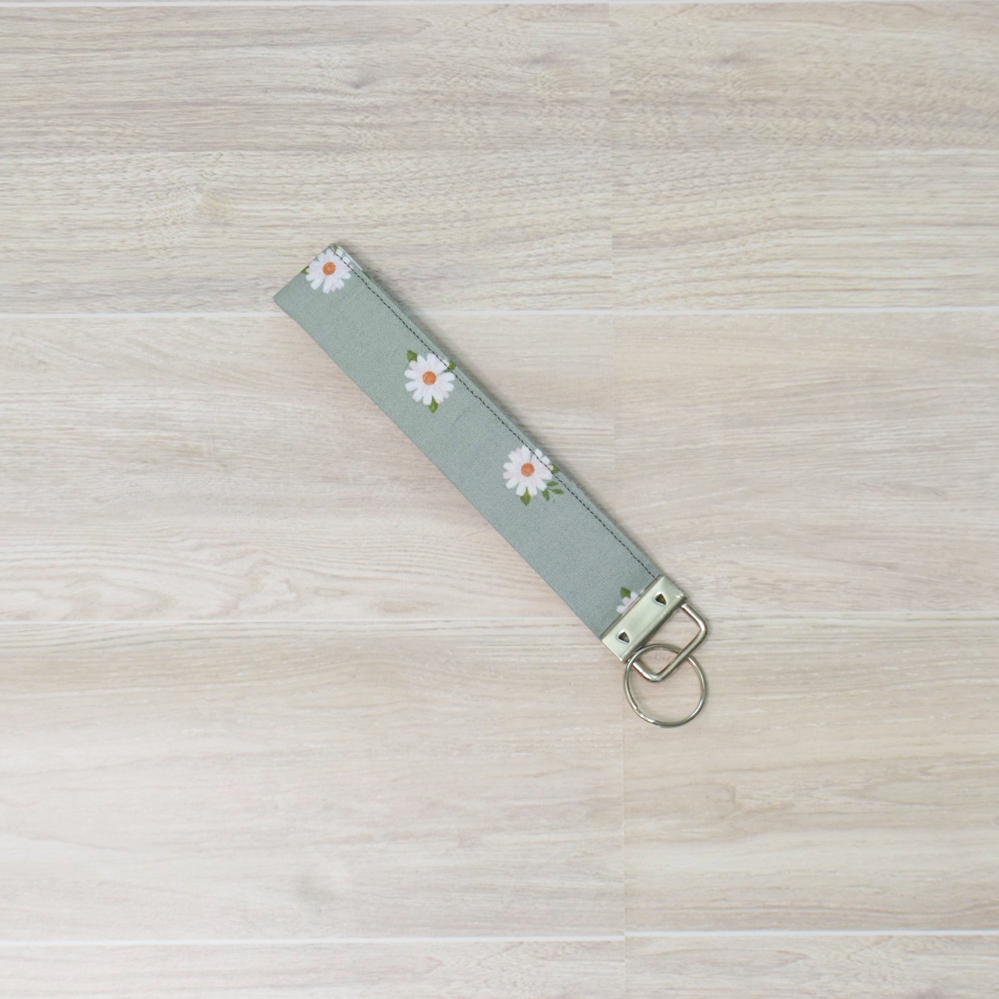 Keychain Wristlet- Dainty Daisy